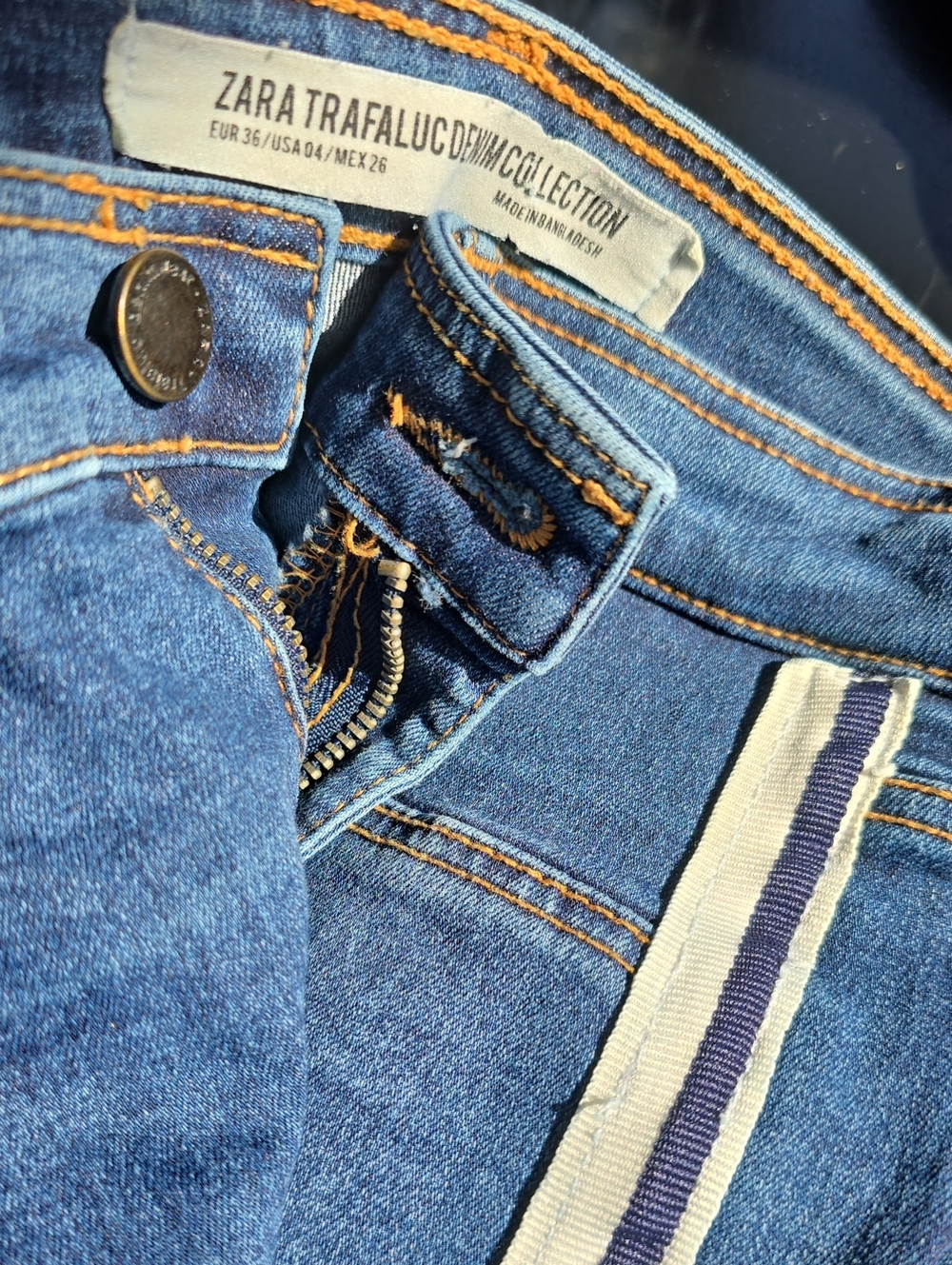 Zara Trafaluc Jeans Women's Size 4 Blue Denim with Stripe Detail Side Stripes
